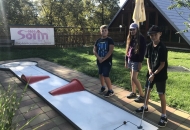 Pekelné soustředění na minigolfu
