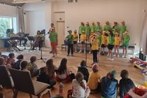 418